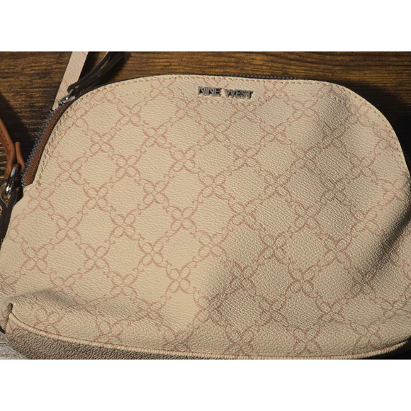 Nine West Beige Crossbody Bag‎ multiple pockets - Picture 2 of 9